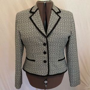 Women’s suit jacket